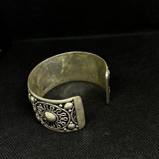 Traditional Moroccan accessories - Handcrafted Silver Bracelet – Timeless Elegance