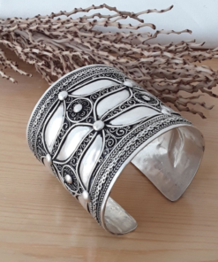Tuareg Berber Cuff Bracelet: A Fusion of Amazigh Heritage and Moroccan Elegance