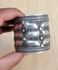 Tuareg Berber Cuff Bracelet: A Fusion of Amazigh Heritage and Moroccan Elegance