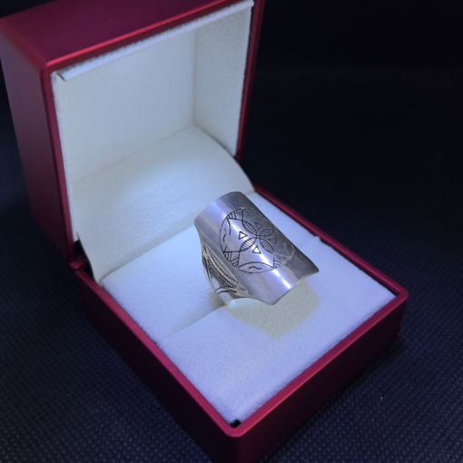 Enchanting Silver Moroccan Ring: Embrace Exotic Beauty and Timeless Style