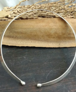 Silver Choker Cuff Necklace: Embrace the Allure of Simplicity