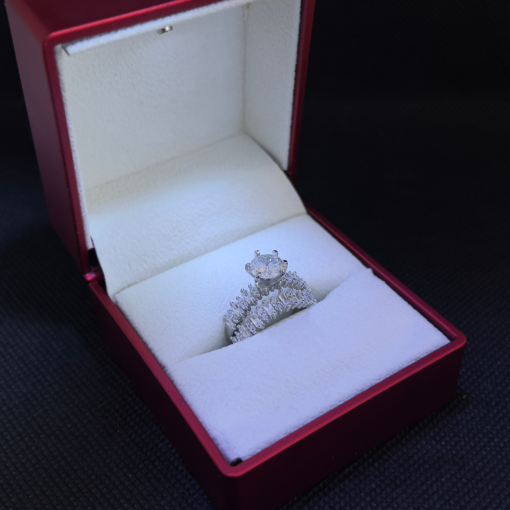 Elegant Silver Engagement Rings for Women – Sparkling Zircon Stones