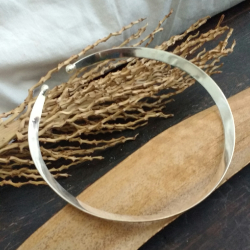 Silver Choker Cuff Necklace: Embrace the Allure of Simplicity