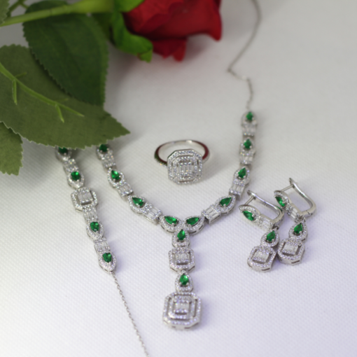Discover Elegance: Green Jewelry Set - Buy Now!