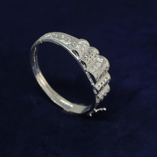 Elevate Your Look with Our Handmade Moroccan Bracelet - A Symbol of Dhaz Tradition in Silver