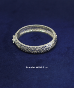 Exquisite Traditional Moroccan Bracelet : Embrace Authentic Beauty